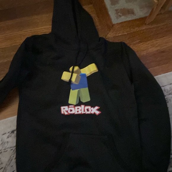 Roblox Black Hoodie - Picture 1 of 3